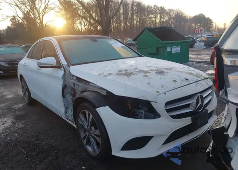 2019 Mercedes-Benz C 300 4Matic z USA, uszkodzony, nr VIN 55SWF8EB7KU301546